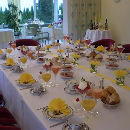 Hotel Christine 3*