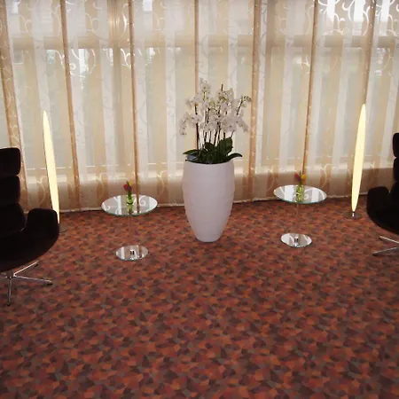 Christine Hotel 3*