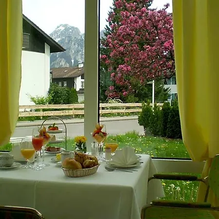 Christine Hotel 3*